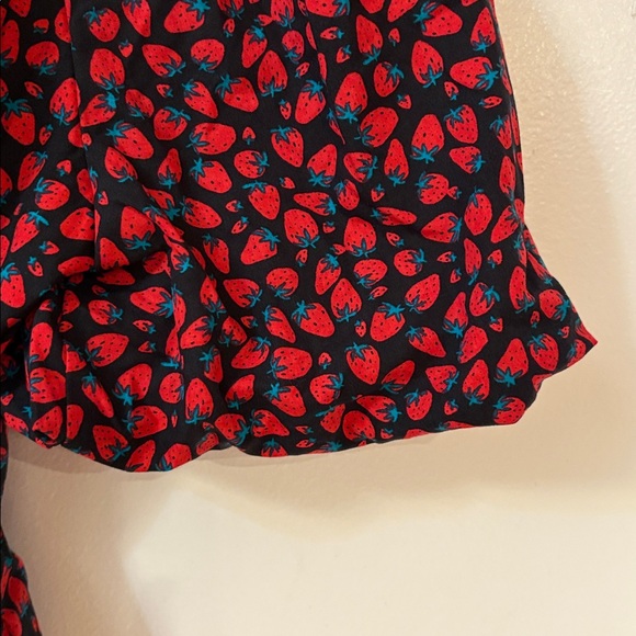 Stylish Women's Top in Classic Brown - Picture 3 of 8